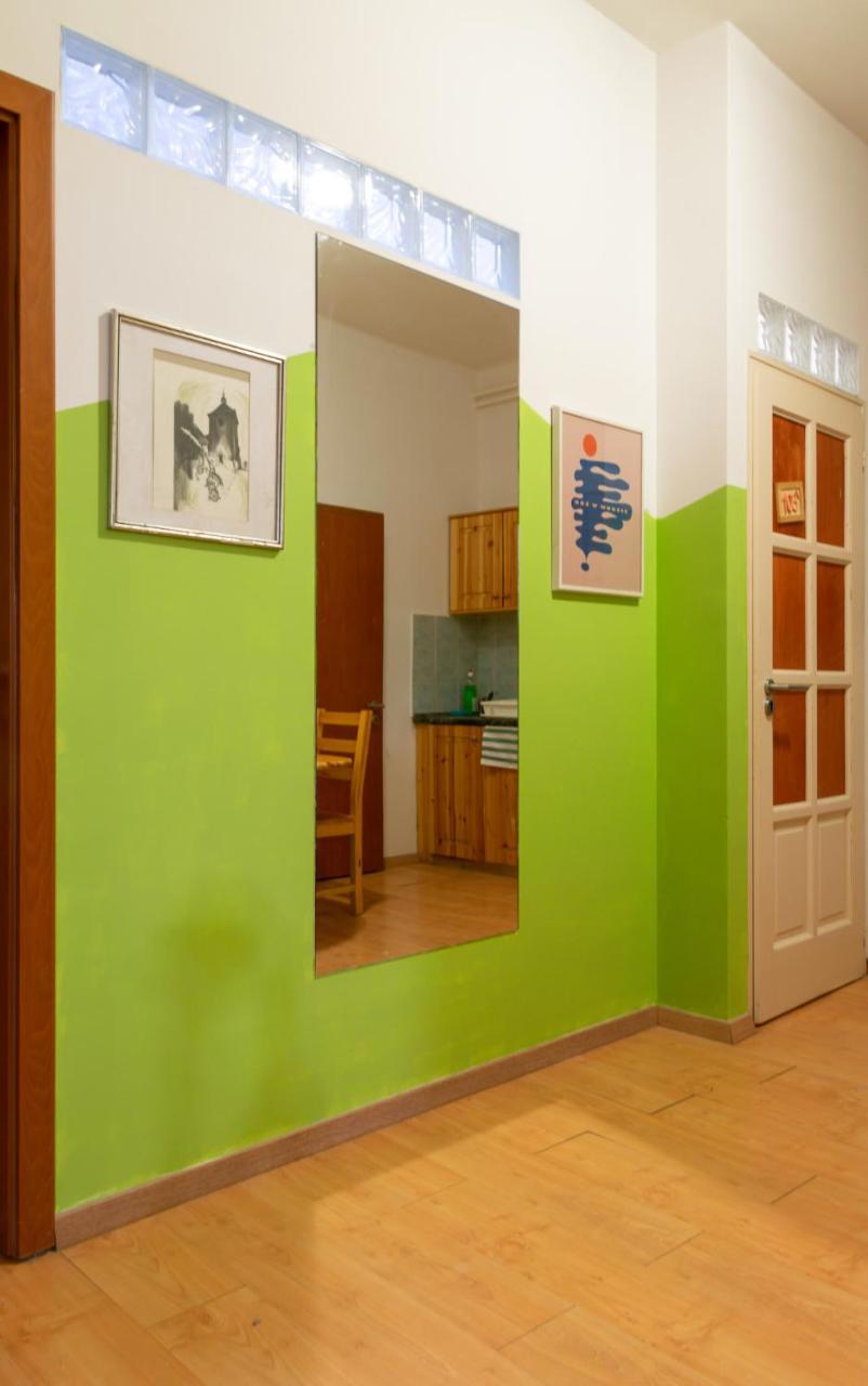 Lima Hostel Győr Esterno foto